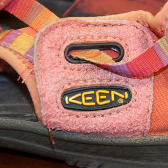 Cute Size 4 Youth Keens - Picture 3 of 7